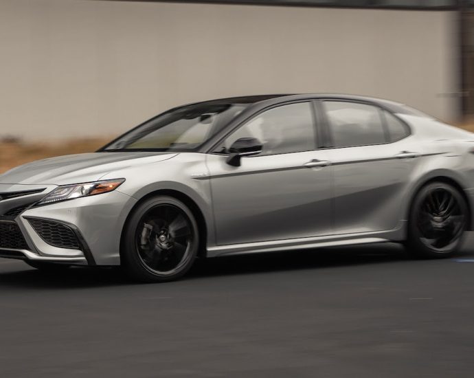 2021 Toyota Camry XSE Hybrid First Test