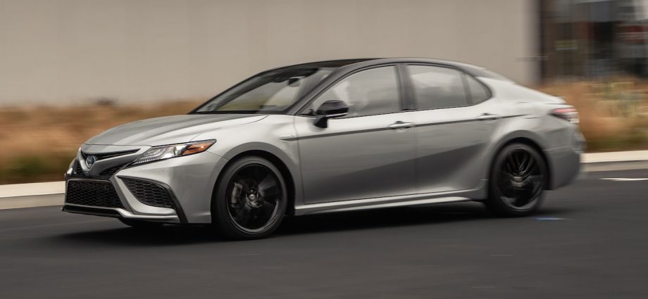 2021 Toyota Camry XSE Hybrid First Test